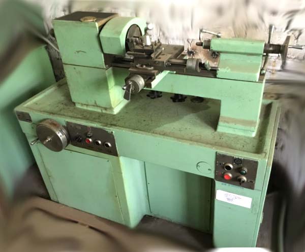 Загальний вигляд токарного верстата 16Т04А 16Т04А Загальний вигляд токарного верстата